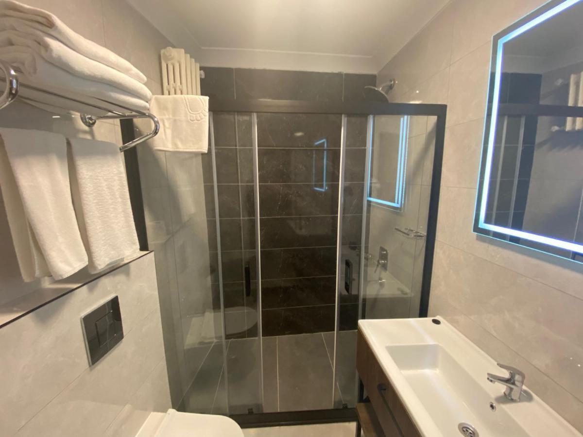 Uk Ankara Hotel Ngoại thất bức ảnh