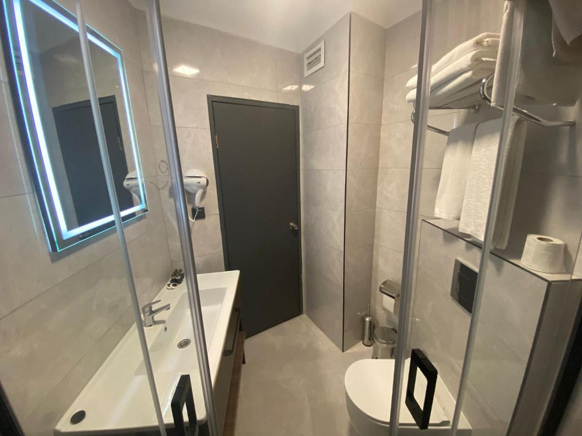 Uk Ankara Hotel Ngoại thất bức ảnh