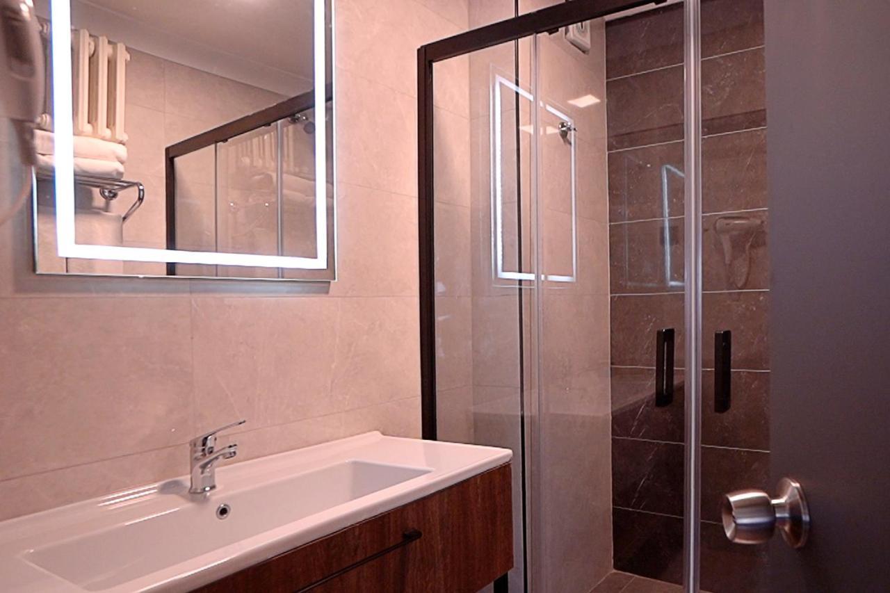 Uk Ankara Hotel Ngoại thất bức ảnh