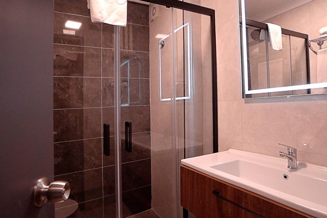 Uk Ankara Hotel Ngoại thất bức ảnh