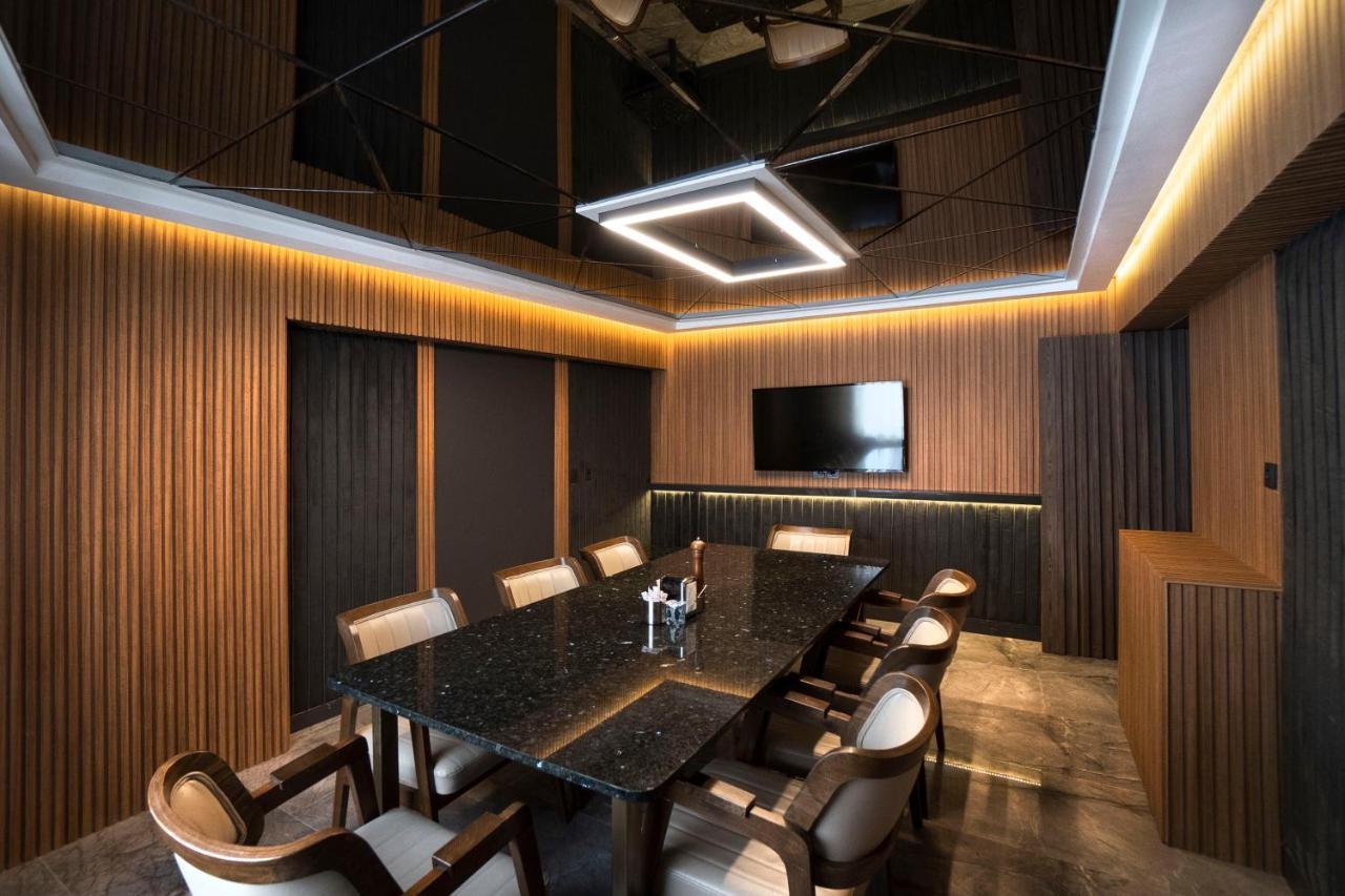 Uk Ankara Hotel Ngoại thất bức ảnh