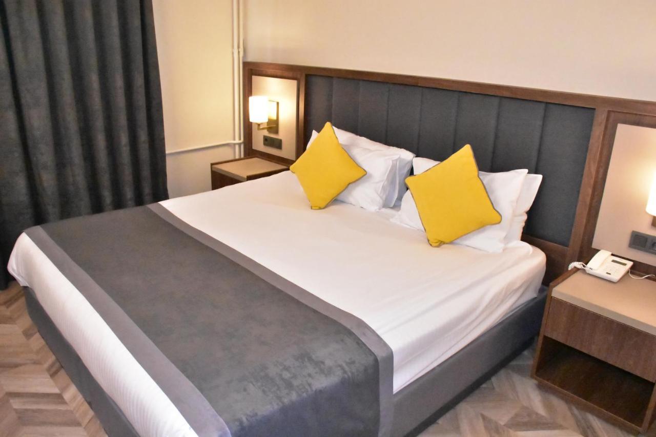 Uk Ankara Hotel Ngoại thất bức ảnh
