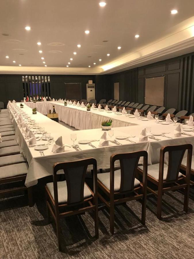 Uk Ankara Hotel Ngoại thất bức ảnh