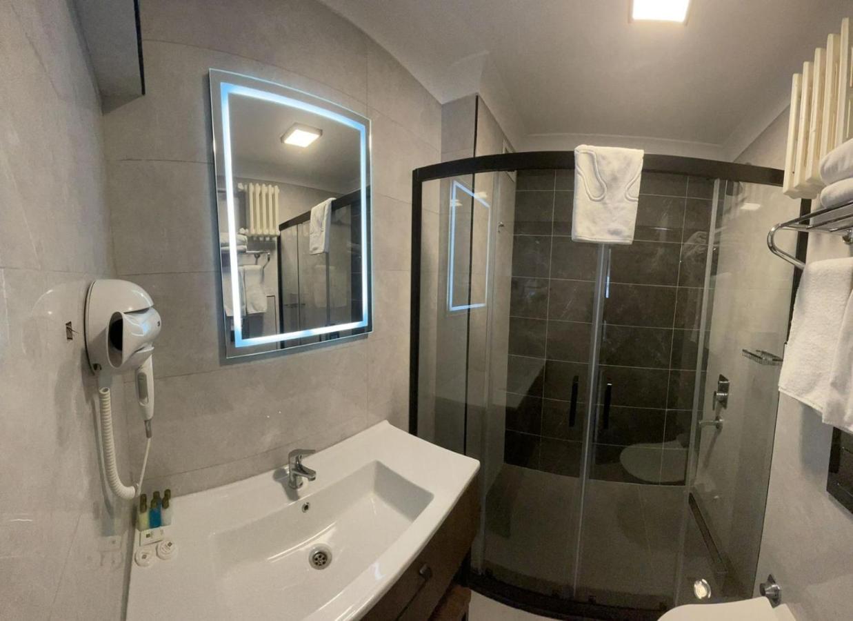 Uk Ankara Hotel Ngoại thất bức ảnh