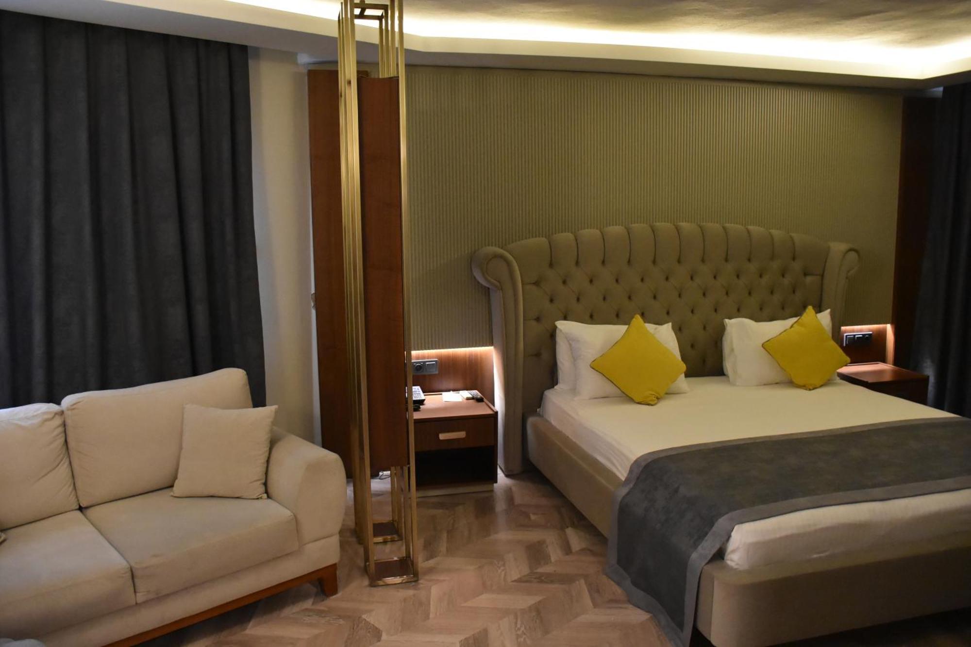 Uk Ankara Hotel Ngoại thất bức ảnh