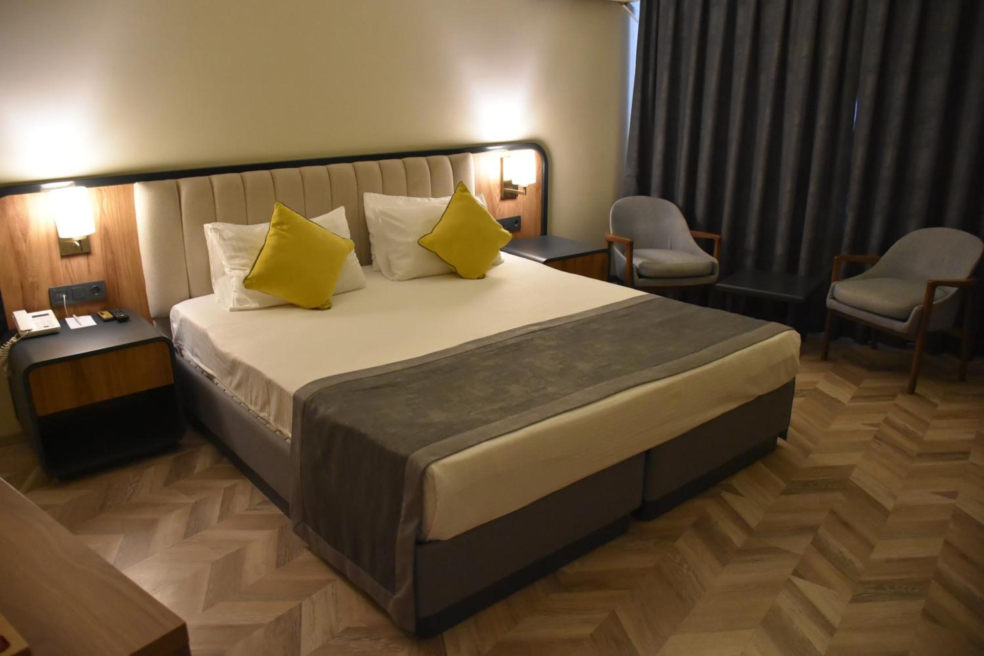 Uk Ankara Hotel Ngoại thất bức ảnh