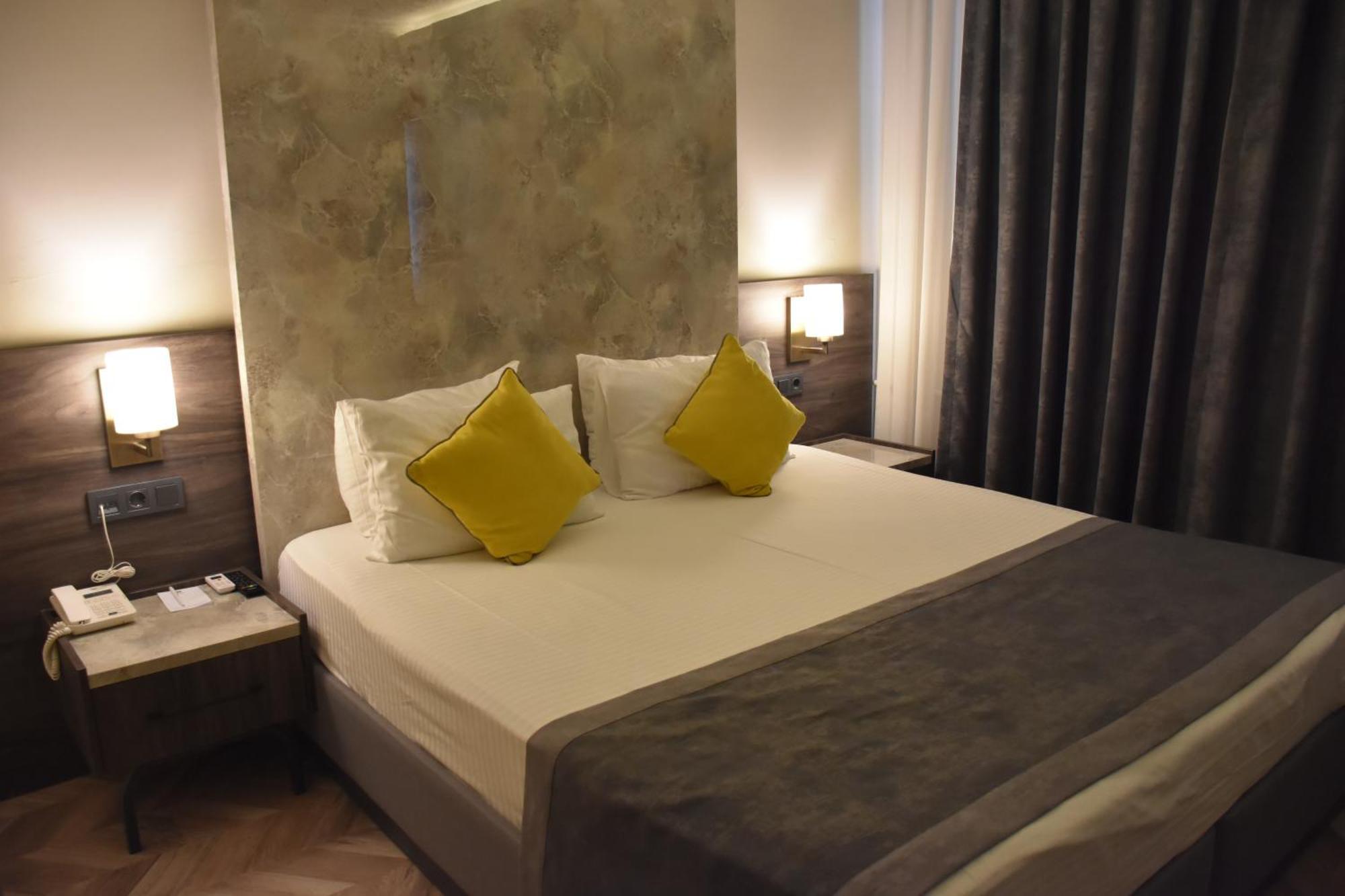 Uk Ankara Hotel Ngoại thất bức ảnh