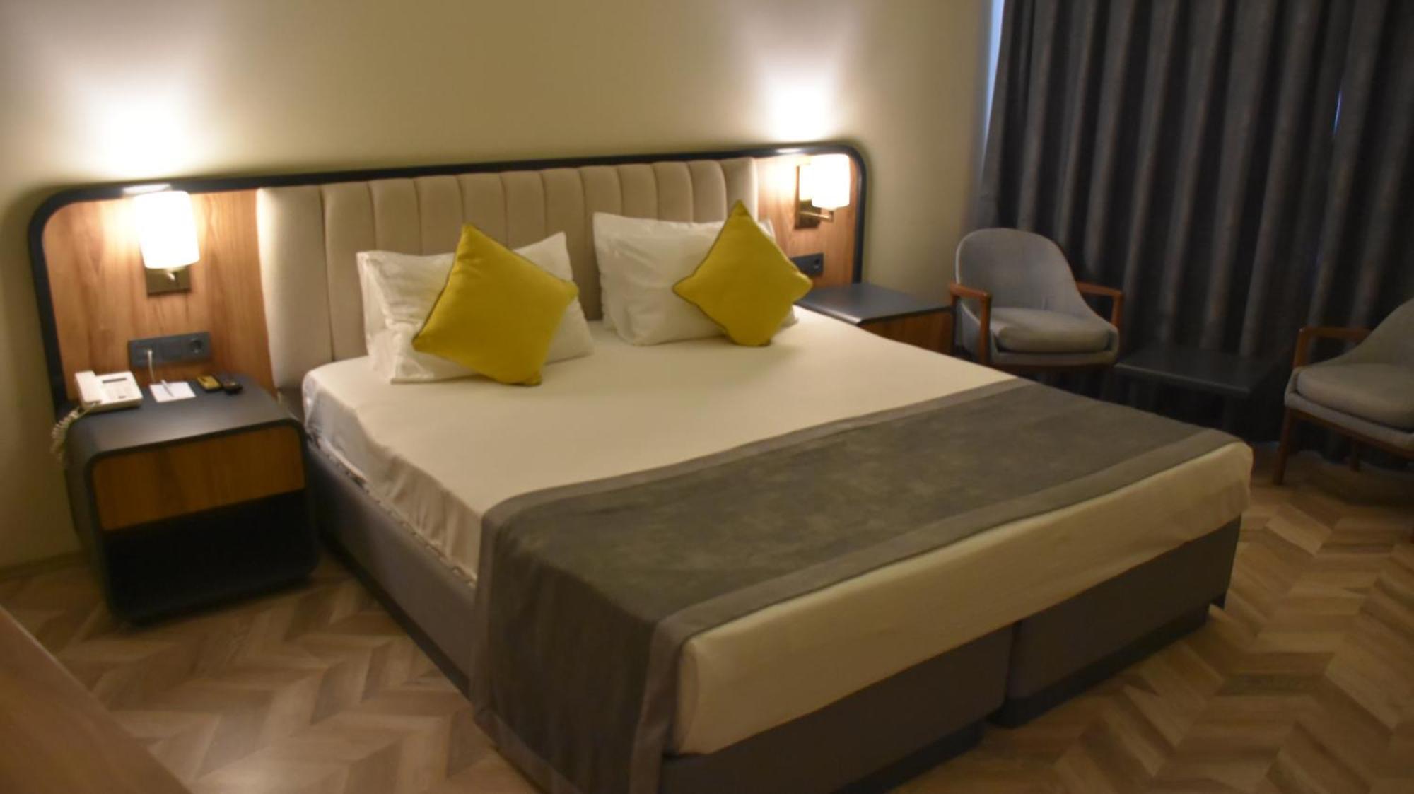 Uk Ankara Hotel Ngoại thất bức ảnh