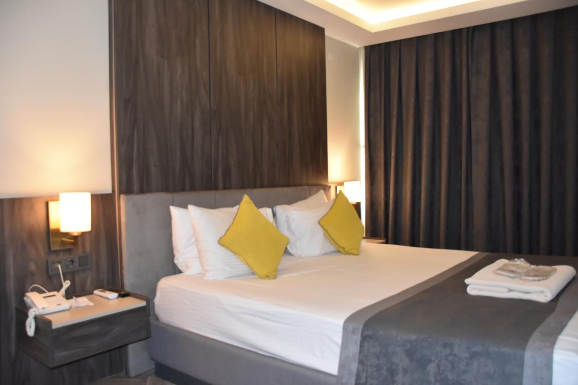 Uk Ankara Hotel Ngoại thất bức ảnh